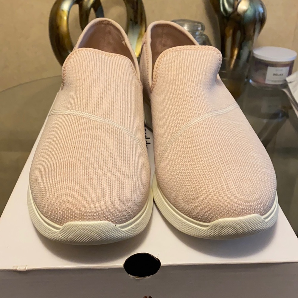 Ladies canvas sneakers